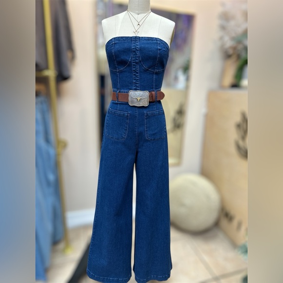 MID DENIM STRAPLESS WIDE LEG DENIM JUMPSUIT WITH POCKETS🤠 - Picture 8 of 9